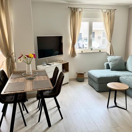 Apartment Laura Podstrana Bagian luar foto