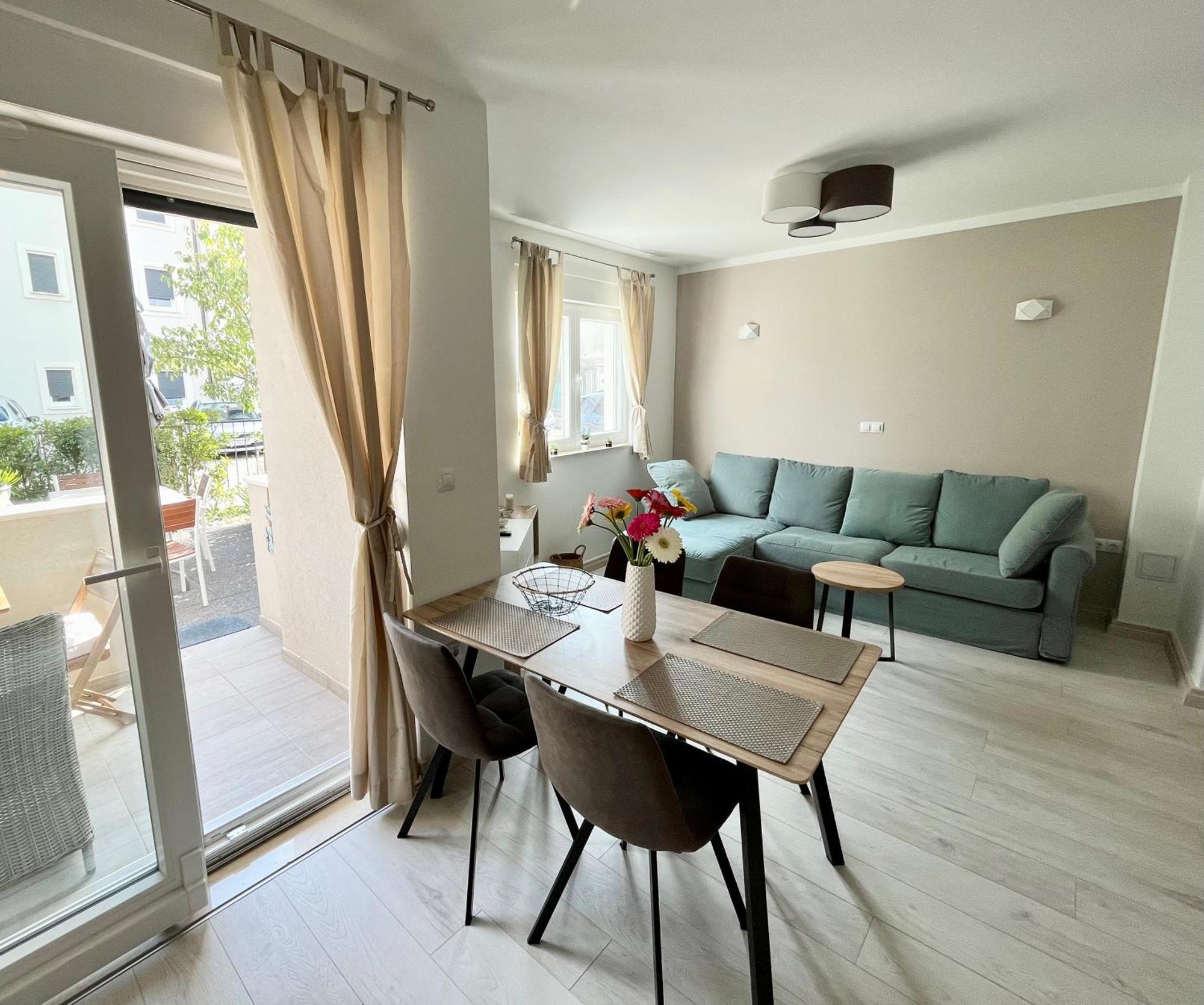 Apartment Laura Podstrana Bagian luar foto